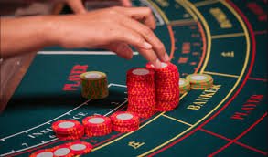 Live dealer rolling three dice in eurotogel masuk Lightning Dice studio